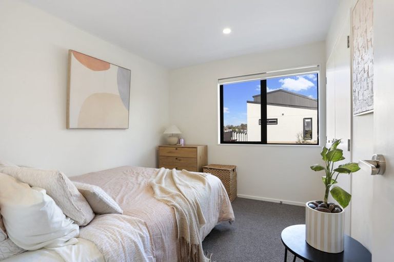 Photo of property in 22 Hoopers Road, Glen Eden, Auckland, 0602