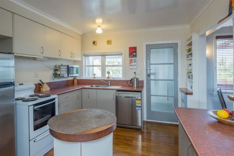 Photo of property in 25 Koromiko Street, Otaki Beach, Otaki, 5512
