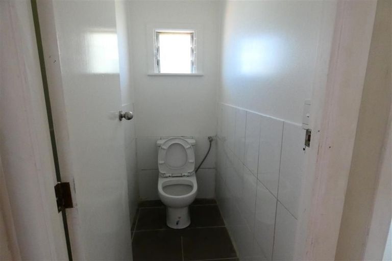 Photo of property in 16 Mail Avenue, Weymouth, Auckland, 2103