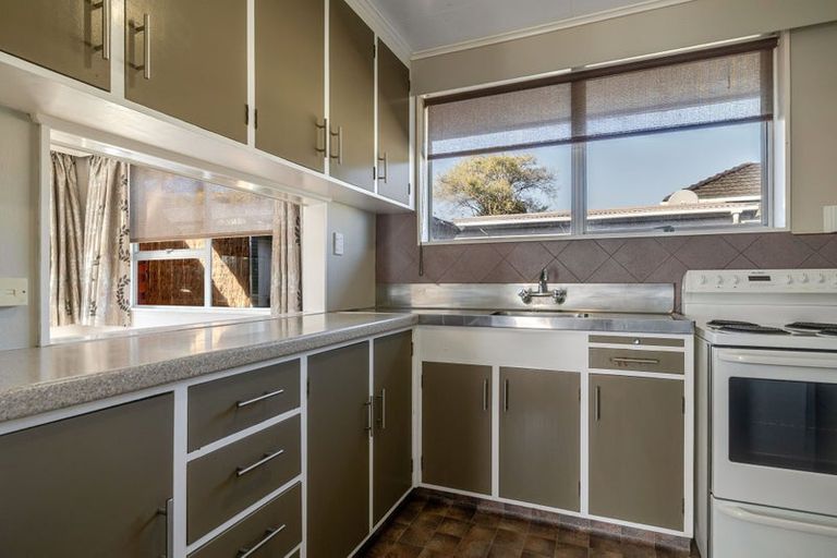 Photo of property in 26 Westmere Place, Takaro, Palmerston North, 4412