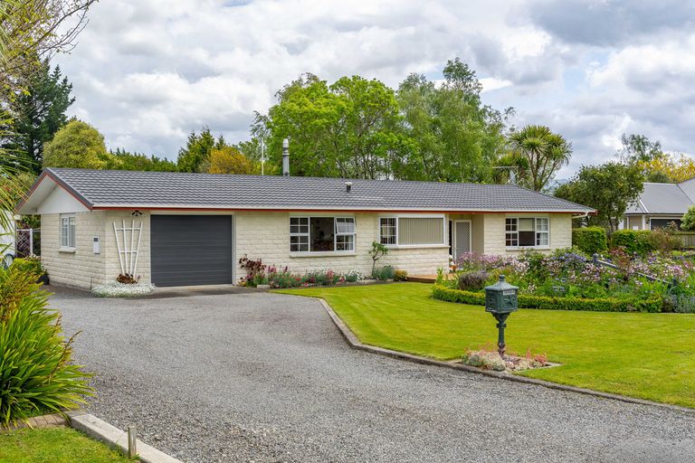 Photo of property in 71 Frederick Street, Carterton, 5713