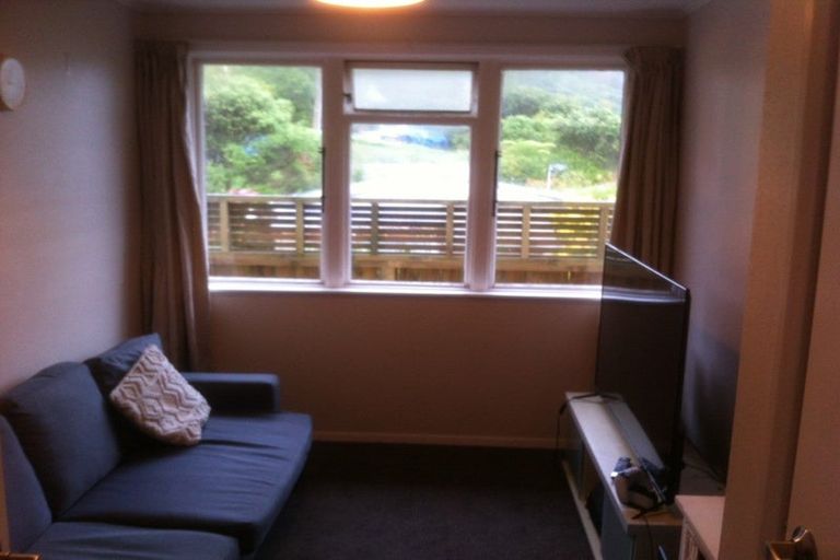 Photo of property in 8a Frederick Street, Tawa, Wellington, 5028