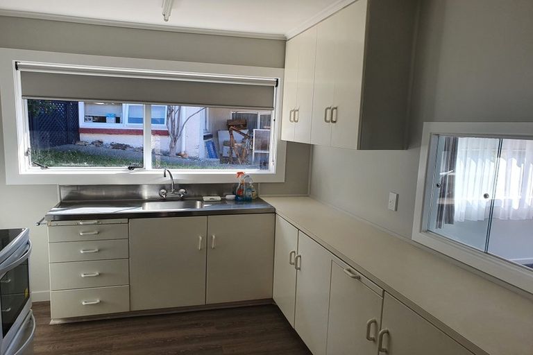 Photo of property in 2/15 Kayeleen Place, Cockle Bay, Auckland, 2014