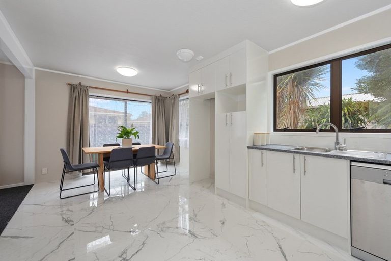 Photo of property in 17b Crescent Court, Melville, Hamilton, 3206