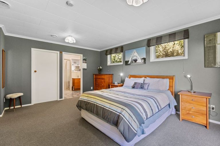 Photo of property in 218 Henwood Road, Paraite, New Plymouth, 4372