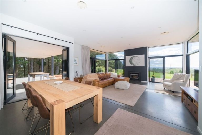 Photo of property in 69 County Heights Drive, Aokautere, Palmerston North, 4471