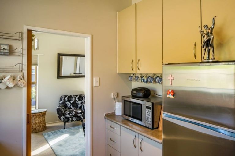 Photo of property in 3a Pukatea Street, Eastbourne, Lower Hutt, 5013