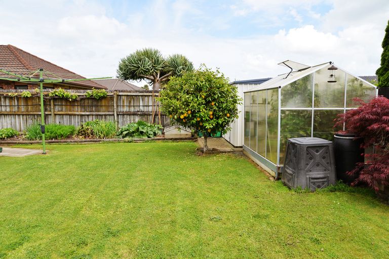 Photo of property in 2 Flora Place, Wattle Downs, Auckland, 2103