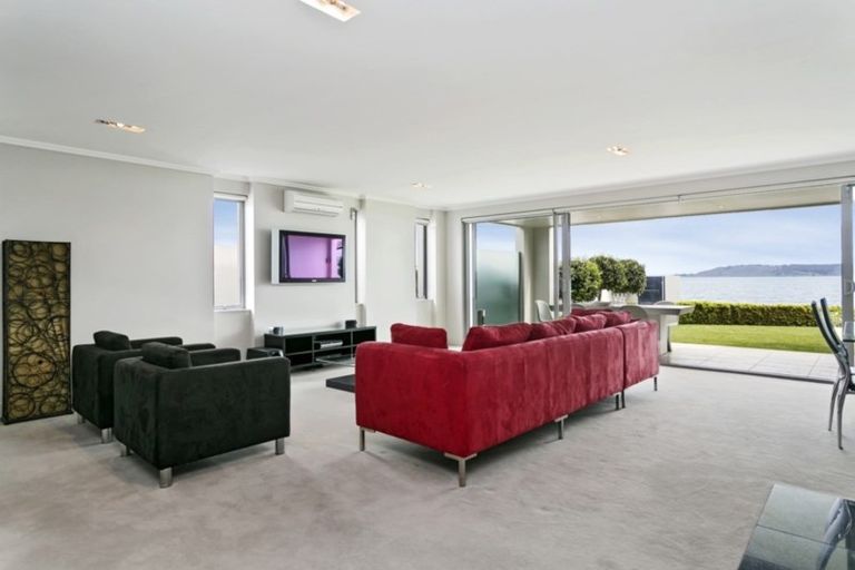 Photo of property in 3/225 Lake Terrace, Waipahihi, Taupo, 3330