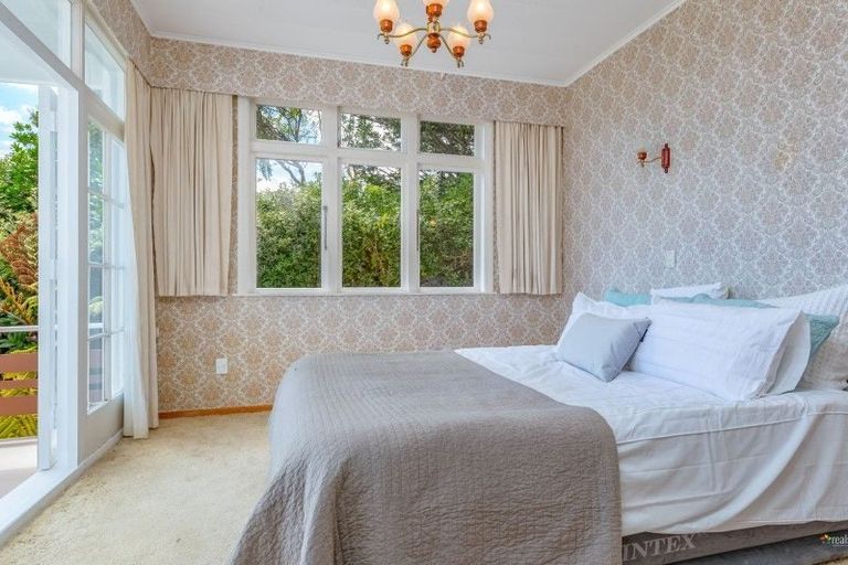 Photo of property in 12 Whanake Street, Titahi Bay, Porirua, 5022