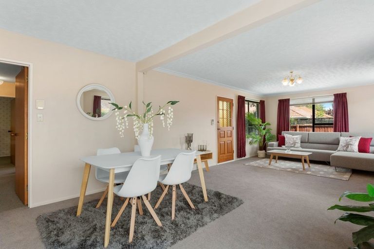 Photo of property in 1/8a Salford Avenue, Redwood, Christchurch, 8051