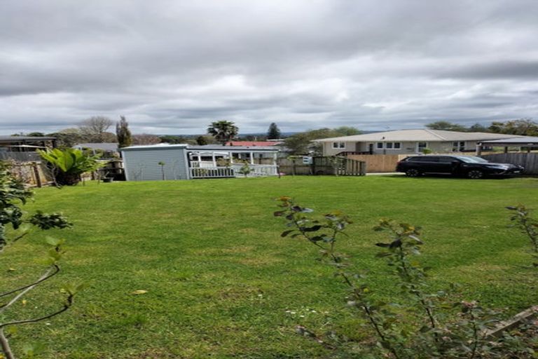 Photo of property in 15a Aeroview Drive, Beach Haven, Auckland, 0626