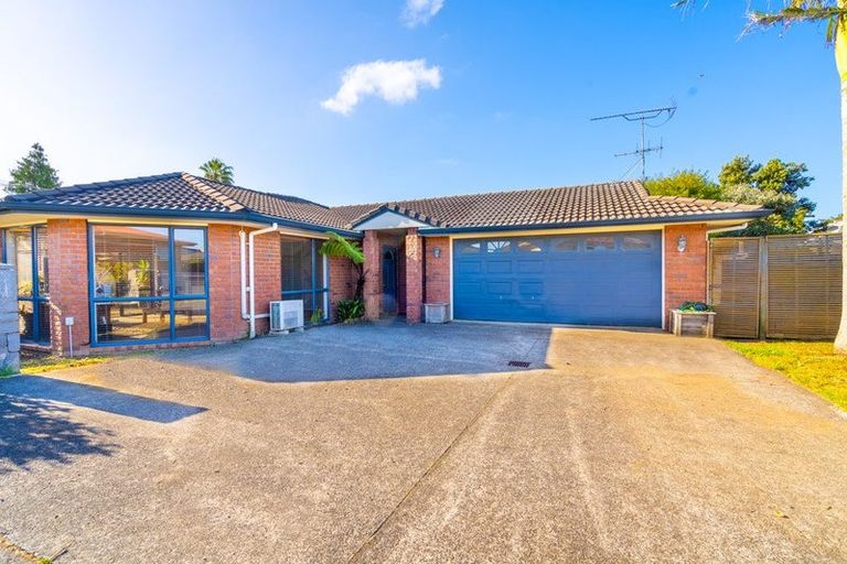 Photo of property in 12 Hocken Place, Mangere Bridge, Auckland, 2022