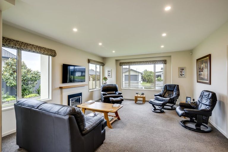 Photo of property in 19 Kapiti Drive, Poraiti, Napier, 4112