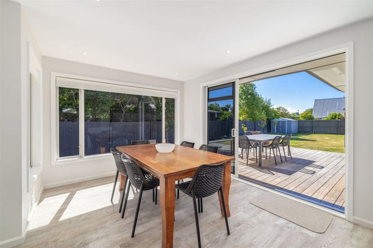 Photo of property in 16 Englefield Road, Belfast, Christchurch, 8051