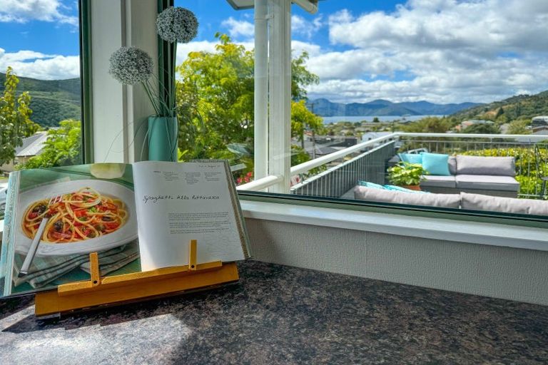 Photo of property in 60 Moana View Road, Waikawa, Picton, 7220