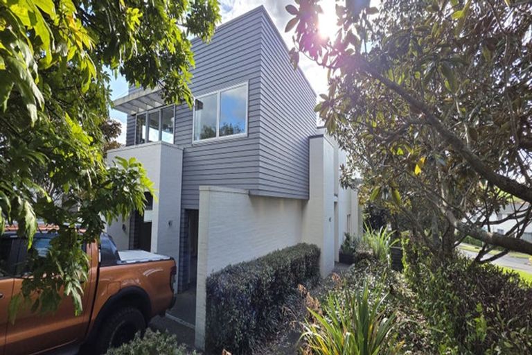 Photo of property in 73 Ridge View Crescent, Pukekohe, 2120