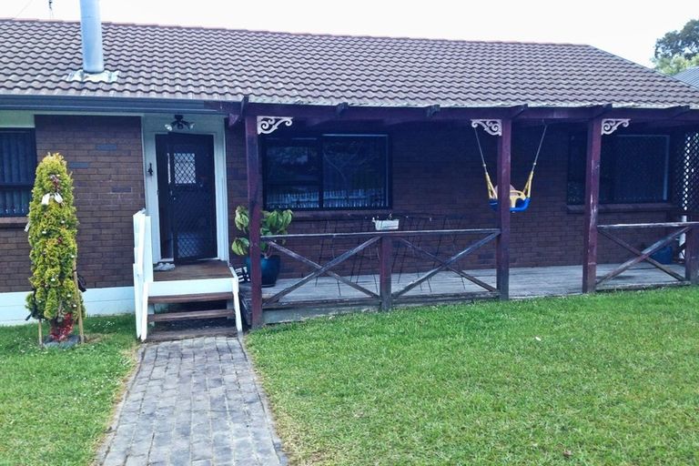 Photo of property in 1 John Webster Place, Glen Eden, Auckland, 0602