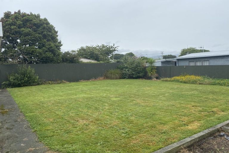 Photo of property in 42 Bowen Street, Levin, 5510