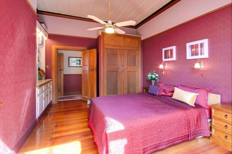 Photo of property in 18 Sealy Road, Bluff Hill, Napier, 4110