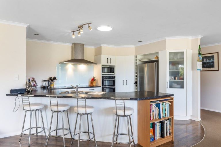 Photo of property in 11a Montrose Place, Highlands Park, New Plymouth, 4312