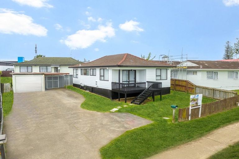 Photo of property in 1/14 Penion Drive, Flat Bush, Auckland, 2023