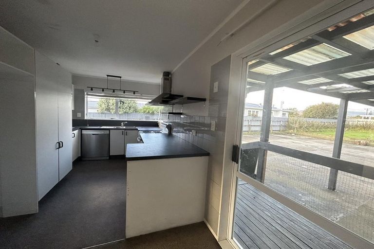 Photo of property in 14a Sussex Street, Levin, 5510