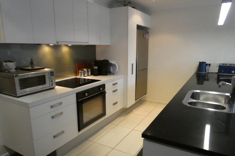 Photo of property in Bellagio Apartments, 1b/39 Taranaki Street, Te Aro, Wellington, 6011