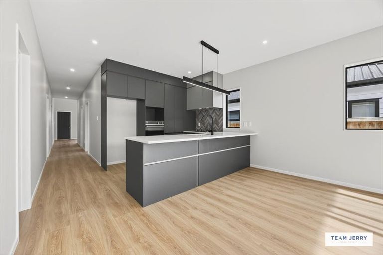 Photo of property in 13 Huringa Road, Karaka, Papakura, 2113