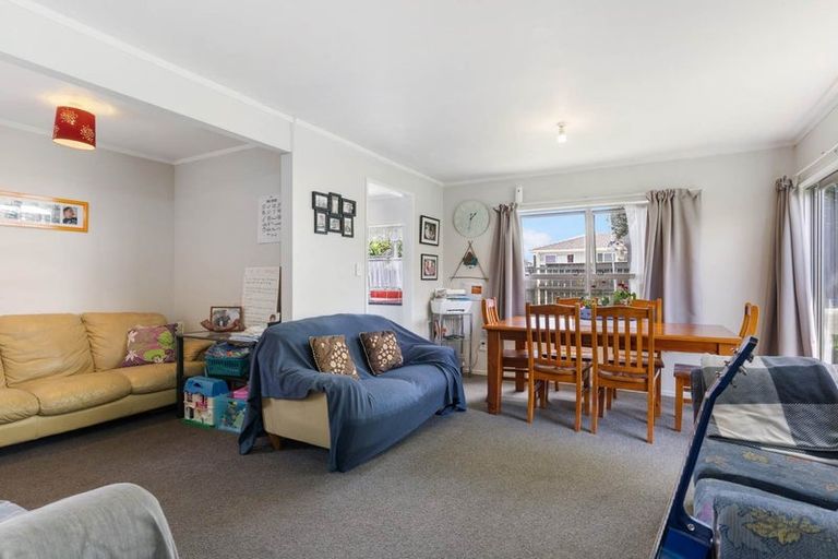 Photo of property in 1/50 John Walker Drive, Manurewa, Auckland, 2102