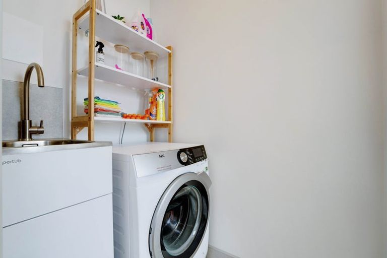 Photo of property in 6 George Cole Lane, Takanini, 2112