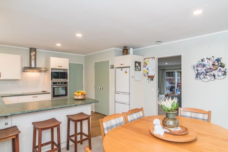 Photo of property in 59 Queens Road, Waikanae Beach, Waikanae, 5036