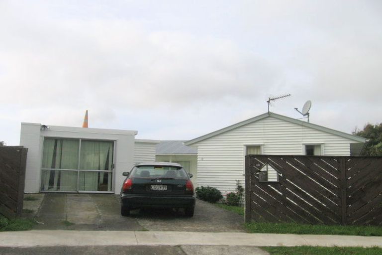 Photo of property in 18 Excellency Terrace, Ascot Park, Porirua, 5024