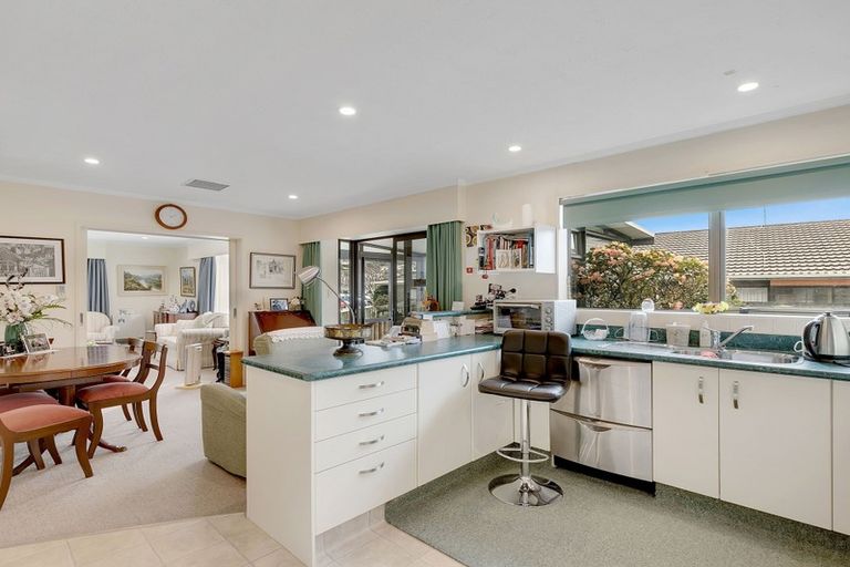 Photo of property in 42 Oxford Street, Tawa, Wellington, 5028