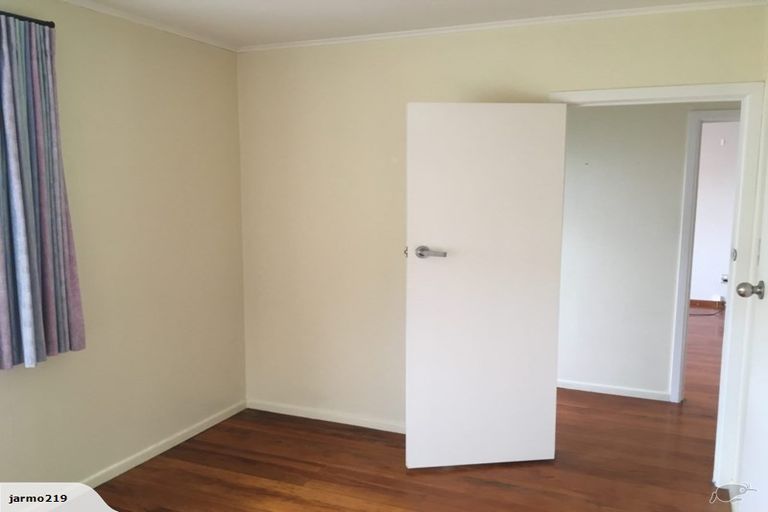 Photo of property in 15 Wylie Avenue, Sunnynook, Auckland, 0620