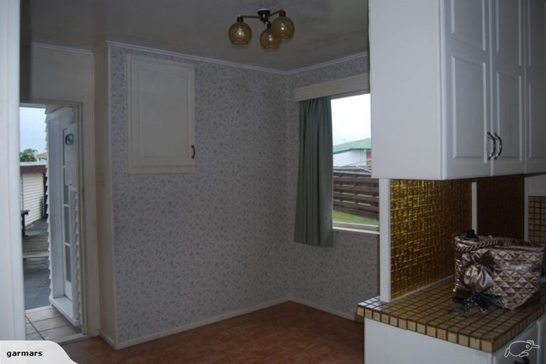 Photo of property in 66 Edgewater Drive, Pakuranga, Auckland, 2010