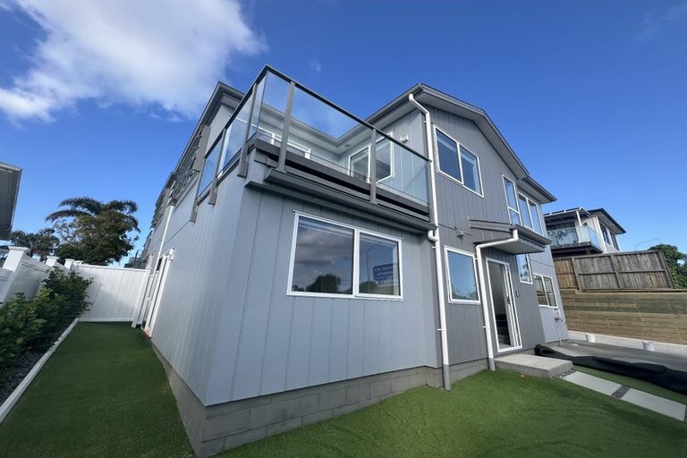 Photo of property in 319a East Coast Road, Mairangi Bay, Auckland, 0630