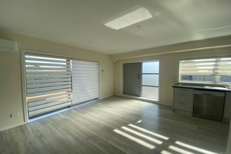 Photo of property in 12 Fielding Crescent, Farm Cove, Auckland, 2012
