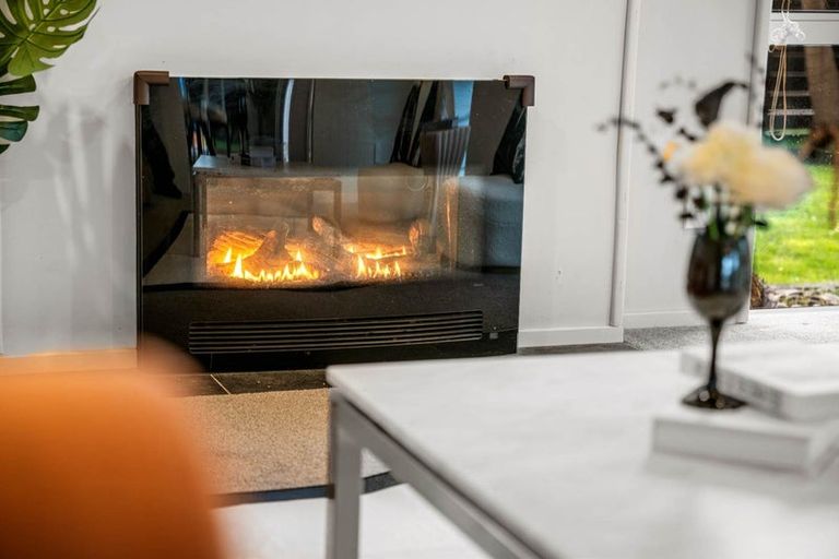 Photo of property in 18 Huntington Park Drive, Greenhithe, Auckland, 0632