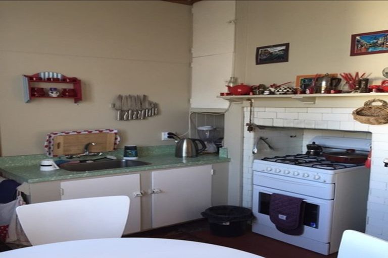 Photo of property in 65 Derwent Street, Island Bay, Wellington, 6023