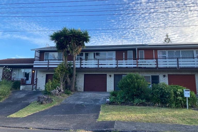 Photo of property in 2/1b Divich Avenue, Te Atatu South, Auckland, 0610