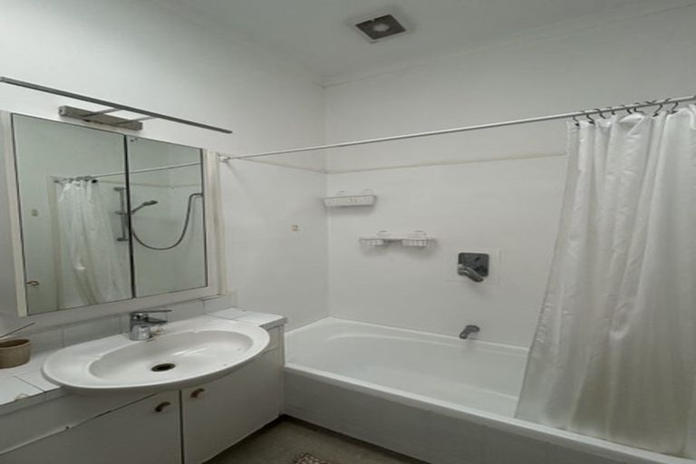 Photo of property in 1/10 Hobson Crescent, Thorndon, Wellington, 6011