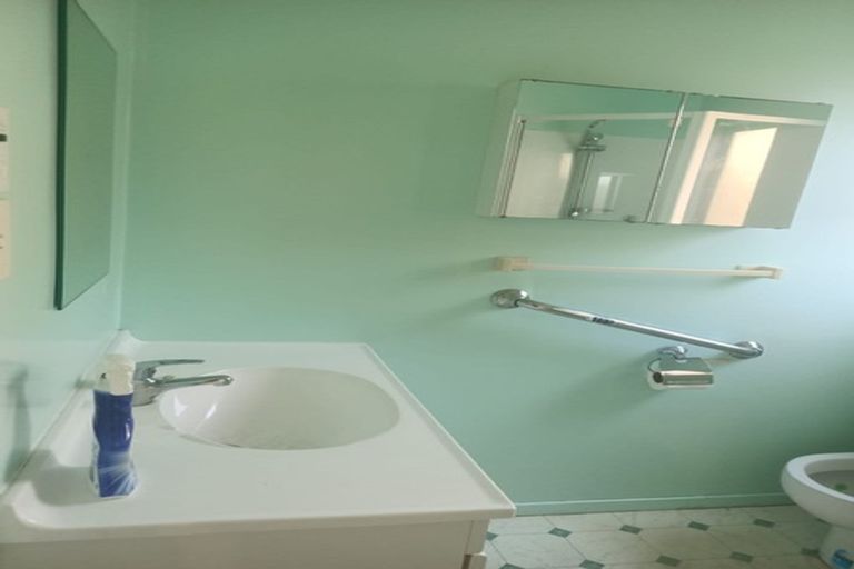 Photo of property in 98 Settlement Road, Papakura, 2110