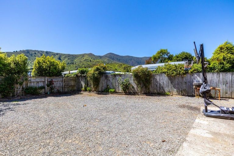 Photo of property in 1 Whitby Close, Waikawa, Picton, 7220