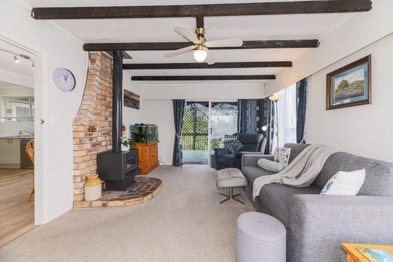 Photo of property in 7 Hetherington Road, Ranui, Auckland, 0612