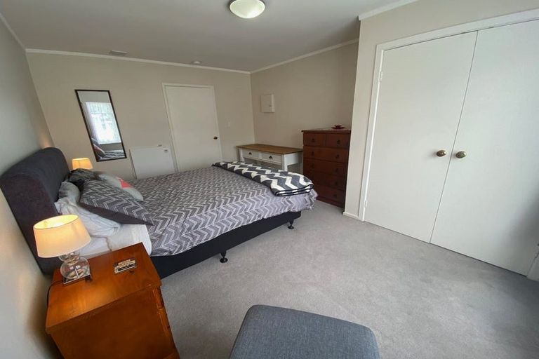 Photo of property in 2 Kopiko Way, Brooklyn, Wellington, 6021