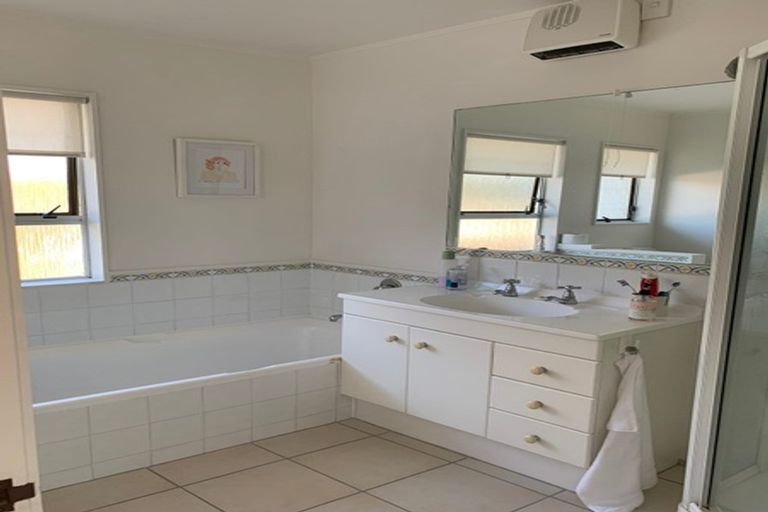 Photo of property in 4/177 Onewa Road, Birkenhead, Auckland, 0626