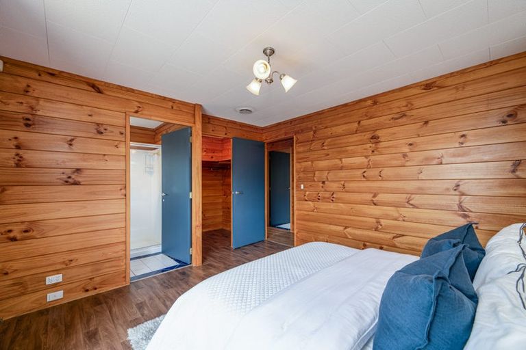 Photo of property in 96b Rosier Road, Glen Eden, Auckland, 0602