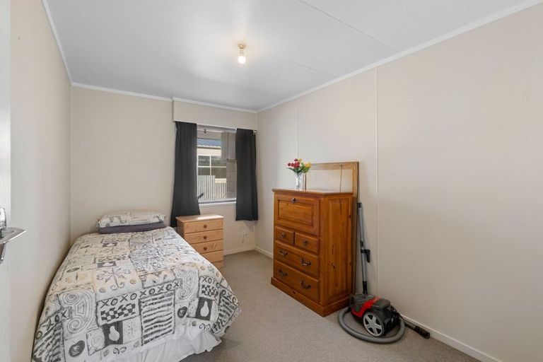Photo of property in 1/4 Mckenzie Street, Levin, 5510