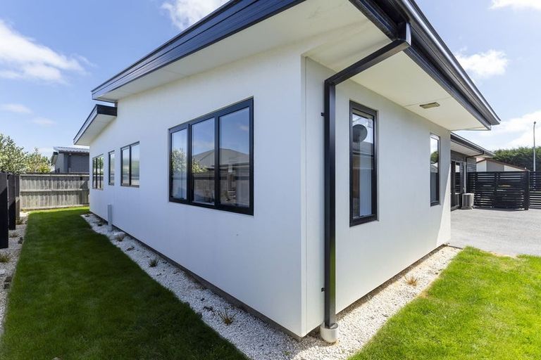 Photo of property in 18 Robert Duncan Road, Belfast, Christchurch, 8051